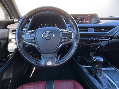 Used 2019 Lexus UX 200 F Sport image 11