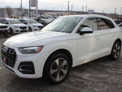 Used 2023 Audi Q5 2.0T Premium image 2