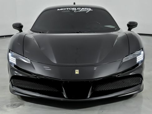 Used 2022 Ferrari SF90 Stradale image 5