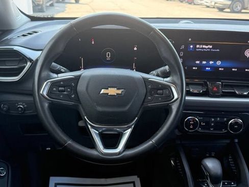 Certified 2025 Chevrolet TrailBlazer LT w/ Convenience Package FWD image 18