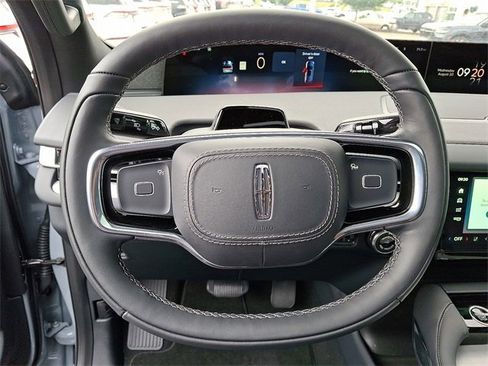 New 2025 Lincoln Navigator Reserve w/ Jet Appearance Package image 8