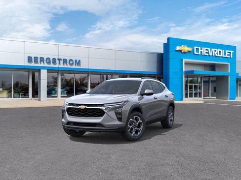 New 2026 Chevrolet Trax LT w/ Driver Confidence Package FWD image 8