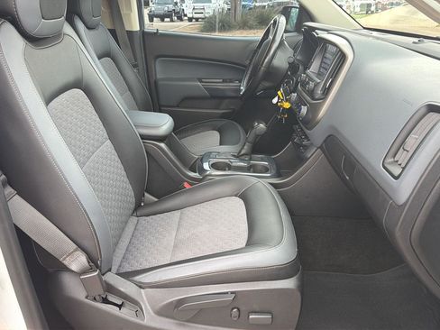 Used 2017 Chevrolet Colorado Z71 AWD/4WD image 15