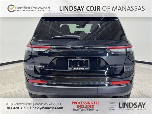 Certified 2023 Jeep Grand Cherokee Altitude AWD/4WD image 8