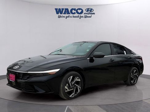 Used 2025 Hyundai Elantra Sport image 1