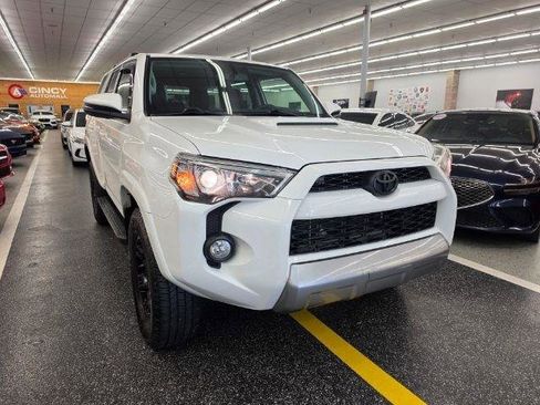 Used 2019 Toyota 4Runner TRD Off-Road Premium AWD/4WD image 3