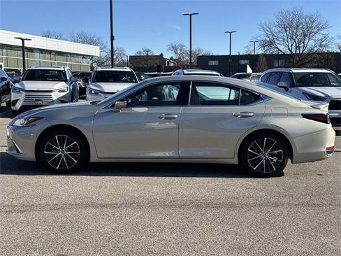 Certified 2025 Lexus ES 300h w/ Premium Package image 8