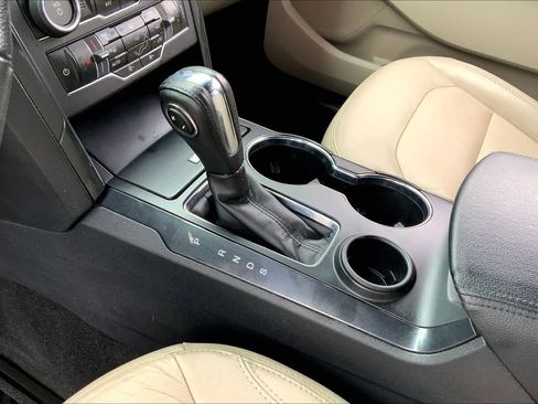 Certified 2018 Ford Explorer XLT w/ Equipment Group 202A image 17