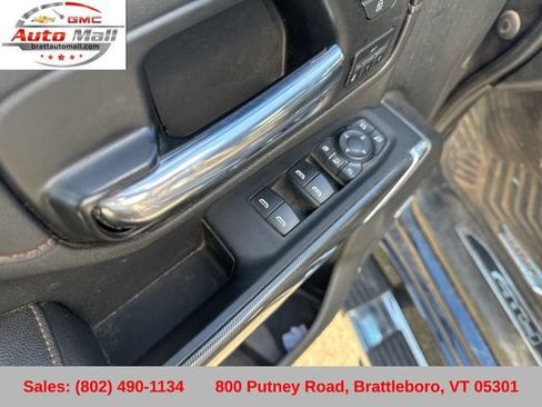 Used 2023 GMC Sierra 3500 AT4 w/ AT4 Preferred Package AWD/4WD image 14