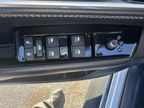 Used 2024 Jeep Wagoneer L Series II w/ Flexible Seating Group image 14