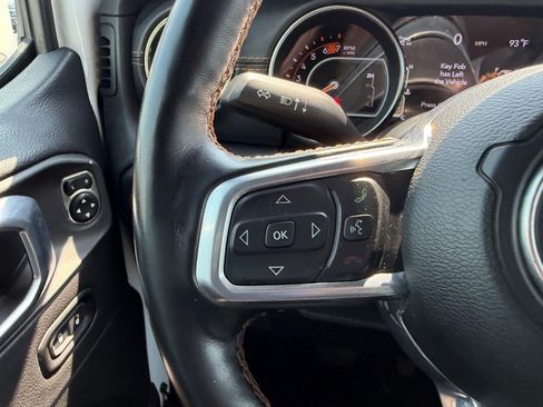 Used 2021 Jeep Wrangler Unlimited Sahara AWD/4WD image 12