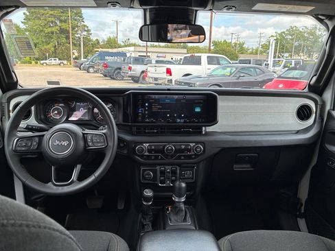 Used 2024 Jeep Wrangler Unlimited Sport AWD/4WD image 22