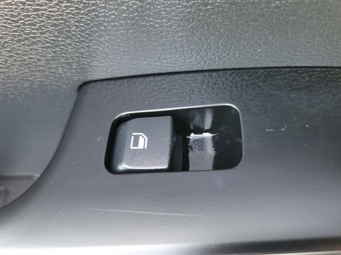 Used 2025 Kia Soul LX image 14