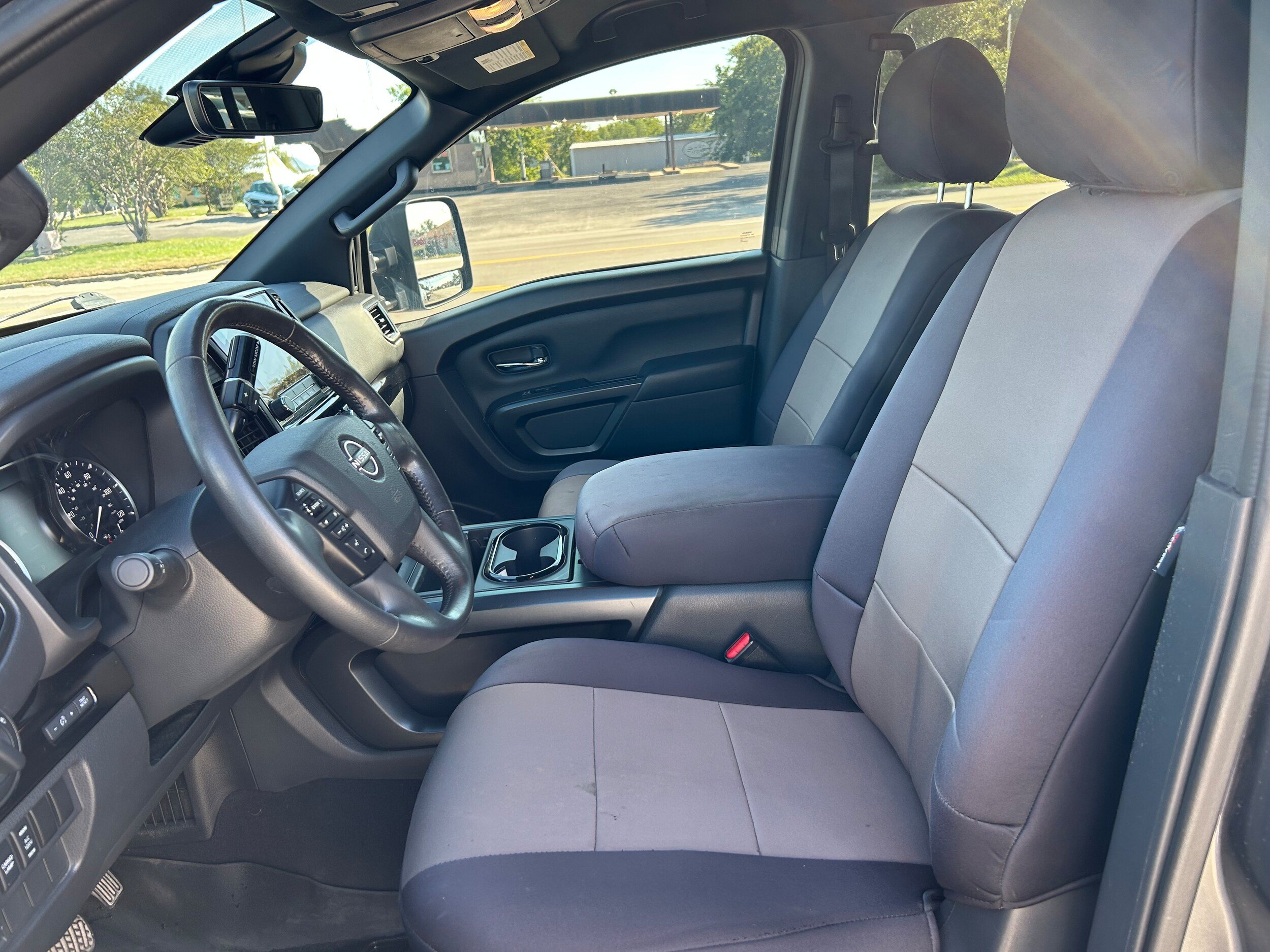 Used 2023 Nissan Titan SV w/ SV Convenience Package AWD/4WD image 12