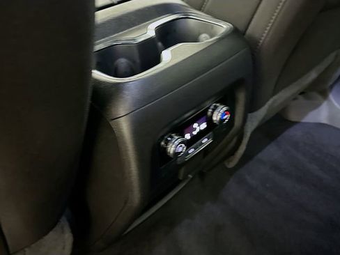 Used 2025 GMC Acadia Elevation image 29