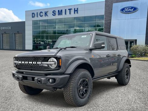 New 2025 Ford Bronco Badlands image 3