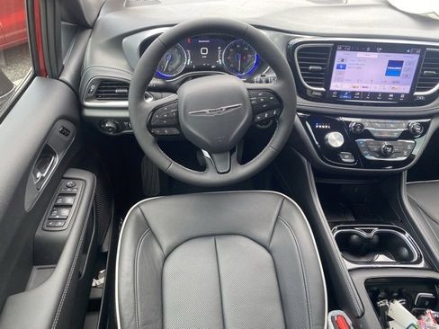 New 2026 Chrysler Pacifica Limited w/ S Appearance Package image 41