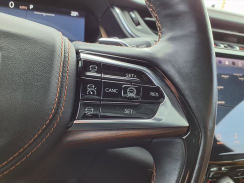 Used 2021 Jeep Grand Cherokee L Summit w/ Advanced Protech Group IV image 16