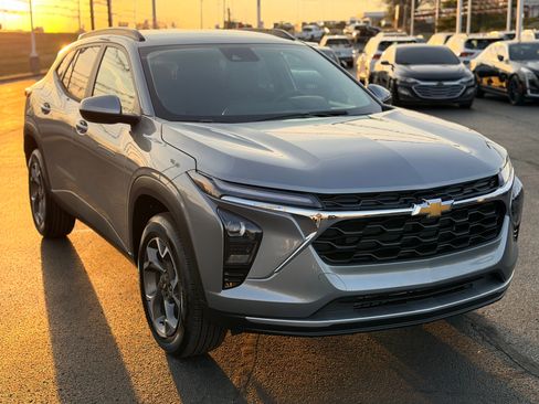 New 2026 Chevrolet Trax LT image 3