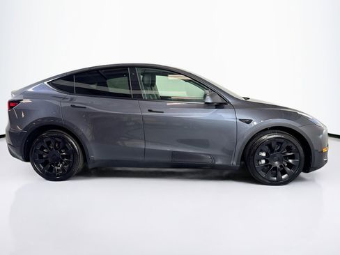 Used 2022 Tesla Model Y Long Range AWD/4WD image 4