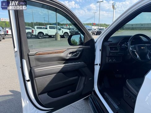 Used 2023 Chevrolet Tahoe Premier AWD/4WD image 10