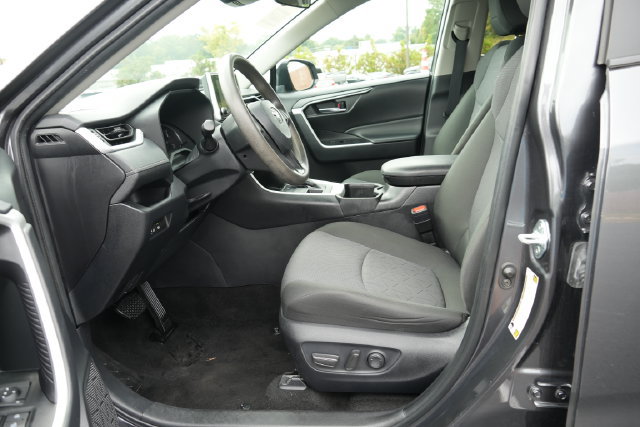 Used 2024 Toyota RAV4 XLE AWD/4WD image 20