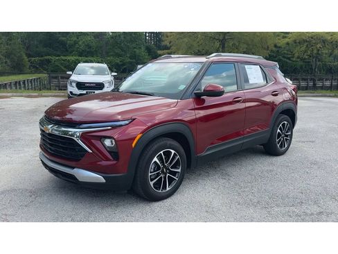 Certified 2025 Chevrolet TrailBlazer LT w/ Convenience Package FWD image 4