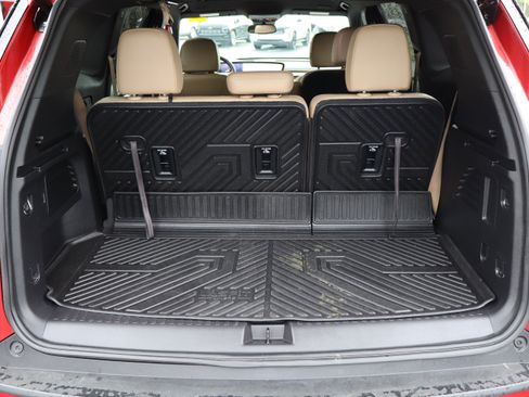 Used 2025 Buick Enclave Preferred FWD image 39