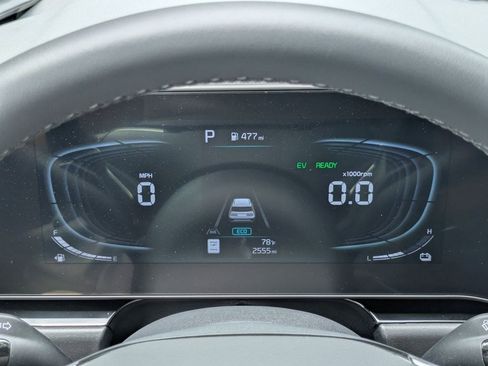 Used 2025 Kia Niro EX FWD image 27