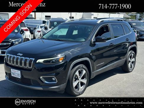 Used 2019 Jeep Cherokee Limited w/ Technology Group FWD image 1