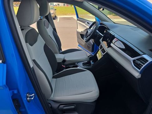 New 2026 Volkswagen Taos SE FWD image 19
