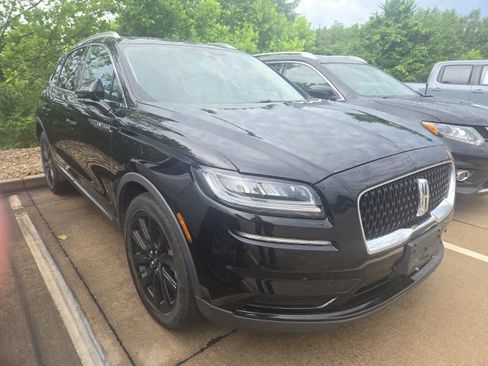 Used 2021 Lincoln Nautilus Reserve w/ Monochromatic Package AWD/4WD image 3