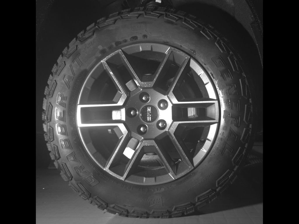 New 2027 GMC Terrain AT4 w/ Convenience Package III AWD/4WD image 9