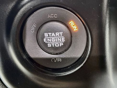 Used 2023 Jeep Wrangler Unlimited Sahara w/ Cold Weather Group AWD/4WD image 22