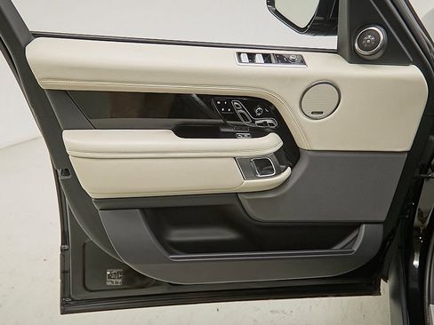 Used 2020 Land Rover Range Rover HSE image 10