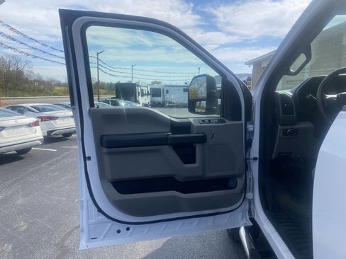 Used 2022 Ford F250 XL w/ Power Equipment Group image 12