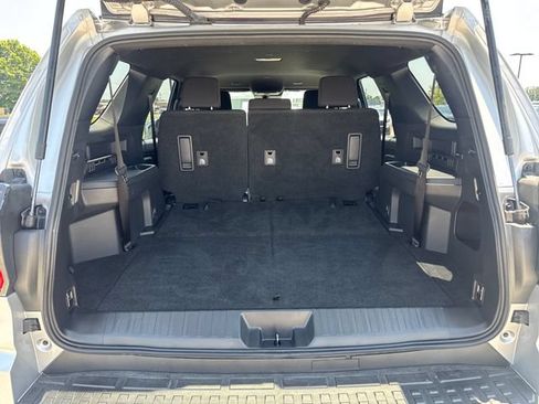 Used 2025 Toyota 4Runner SR5 AWD/4WD image 12