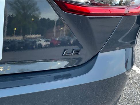 Used 2025 Toyota Camry LE image 10