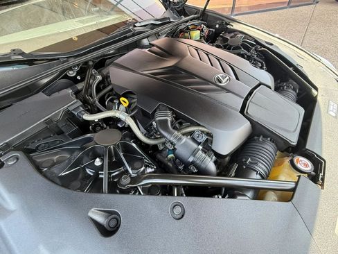 Used 2018 Lexus LC 500 Coupe w/ Sport Package RWD image 23