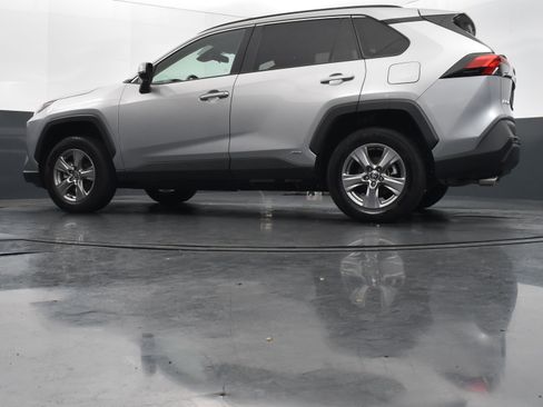 Used 2025 Toyota RAV4 XLE image 37