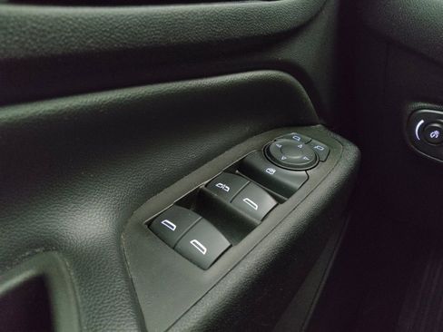 Used 2023 Chevrolet Equinox LT image 27