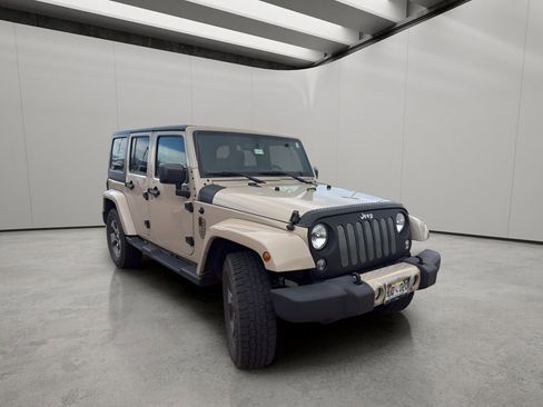 Used 2016 Jeep Wrangler Unlimited Sahara w/ Connectivity Group image 4
