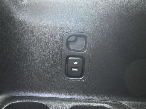 Used 2018 Buick Enclave Essence AWD/4WD image 37