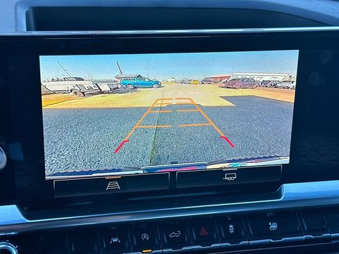 Used 2024 GMC Sierra 1500 SLT image 19