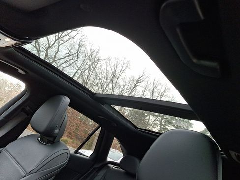 Used 2026 Mercedes-Benz GLC 300 4MATIC image 9