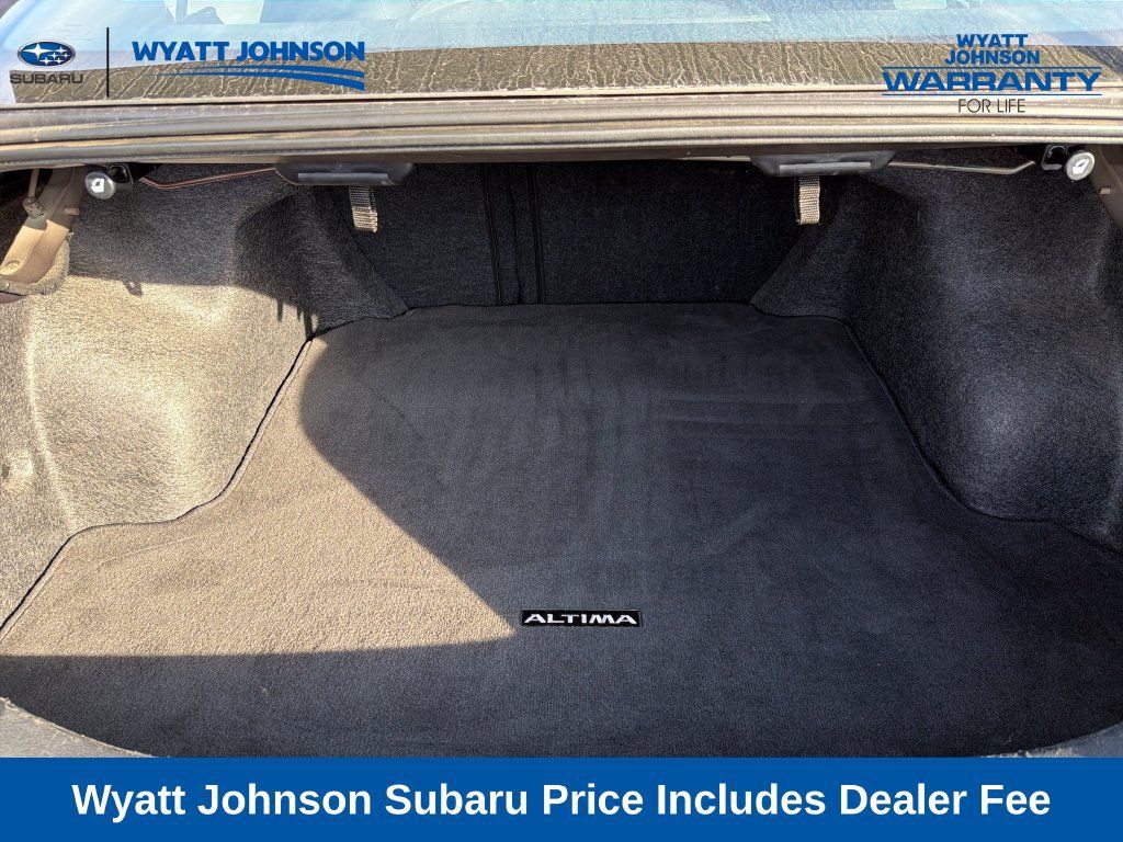 Used 2025 Nissan Altima 2.5 SV FWD image 30