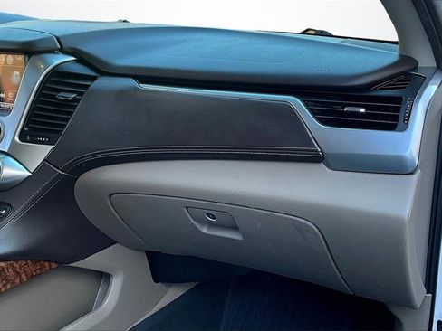 Used 2020 Chevrolet Suburban Premier image 25
