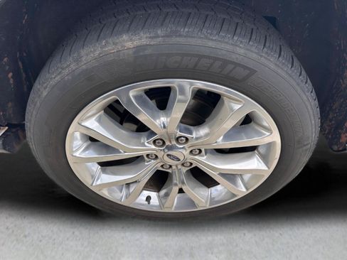 Used 2018 Ford Expedition Limited w/ Equipment Group 302A RWD image 20