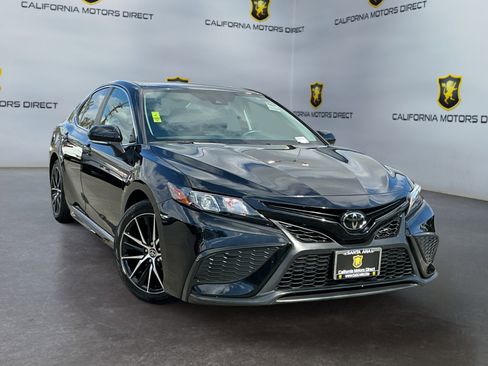 Used 2022 Toyota Camry SE w/ Carpet Mat Package (TMS) image 3