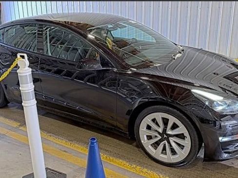 Used 2022 Tesla Model 3 Long Range image 2